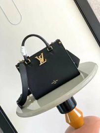Picture of LV Lady Handbags _SKUfw146057704fw